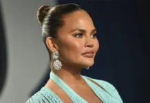 hrissy Teigen Quits Smoking, Says She’s ‘Proud’ of Herself