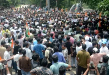 Indian Police Use Tear Gas, Water Cannon to Disperse Youth Protesters in Jharkhand